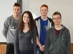 Németh Nátán, Németh Míra Kitti, Csejtei Balázs és Kiss Zsombor 9.B osztályos tanulók