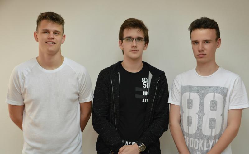 Tóth Patrik, Horváth Bálint és Nemes Attila 11.A osztályos tanulók